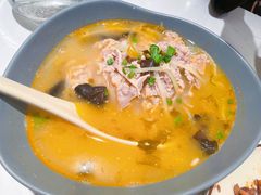 秘制酸汤肥牛-鹿港小镇(悠唐店)