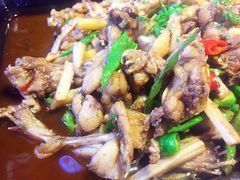 炭烧牛蛙平锅双椒味-蘭奢雅集·江浙菜(青山江滩店)