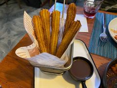 西班牙油条配巧克力酱-帕歌西班牙餐厅paco tapas