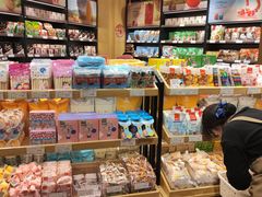 零售区-良品铺子(五角场万达店)