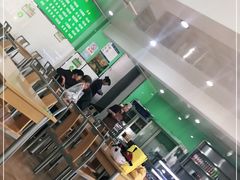 大堂-清真老铁家灌汤包