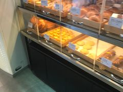 面包甜点陈列柜-可颂坊(凉城店)