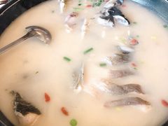 鱼头浓汤-千岛鱼府·农家菜·淳安老街味道(临湖总店)
