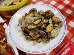 爆炒花甲-琼大师东方烤乳猪(亚特兰蒂斯店)