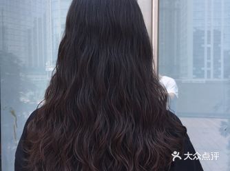 法式烫发:  想要一些纹理和波浪的卷发看这里