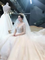 -艾米丽婚纱礼服