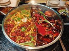 -鹿鸣山草本茶香火锅(园西路店)