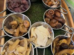 -一朵菌·野生菌探索家火锅(南亚店)