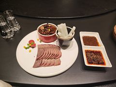 -艳阳天民俗村(公园路店)