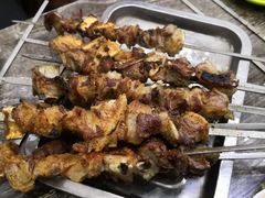 -烤肉小伙烤肉店