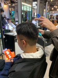 -FRIDAY星期五专业美发沙龙