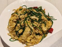 北疆沙葱炒土鸡蛋-小河公主秘制烤羊腿(小绿谷店)