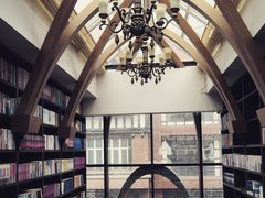 -钟书阁(松江泰晤士小镇店)