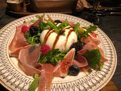 圣诞火腿莓果布拉塔沙拉-IL TEATRO 精品意大利餐厅
