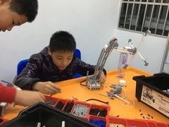 -童程童美·信息学竞赛·乐高机器人编程(长宁来福士校区)