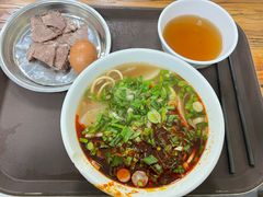 肉蛋双飞牛肉面-清真·马安军辣子牛肉面