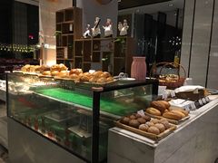 -飨食汇全日制餐厅·昆山皇冠假日酒店(九方店)