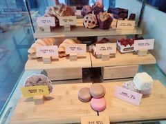 面包甜点陈列柜-麦当劳(北京昌金路得来速餐厅店)