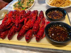 -肥肥虾庄·金牌油焖大虾(汉街SKP店)