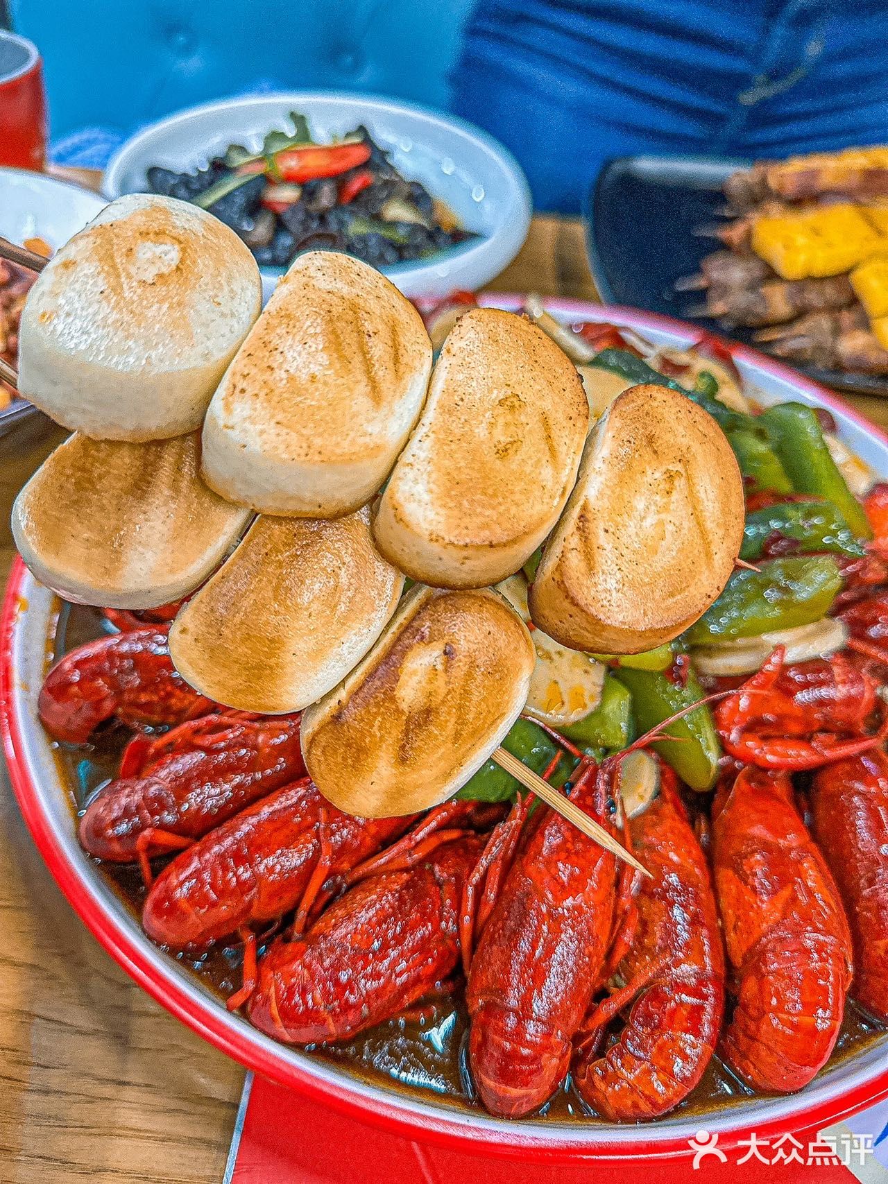 在这个夏天，你是否想要一份可口的小龙虾？