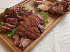 脆皮德国咸猪手-江南村酒家