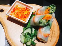 越南传统生包鲜虾春卷-来龙里 精致 东南亚餐室(万象城店)