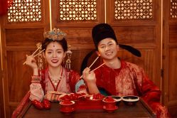 -芭莎视觉婚纱摄影(花溪店)