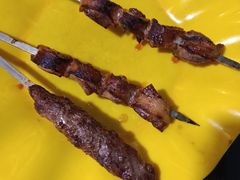 -烤肉小伙烤肉店