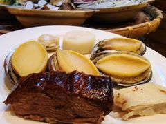 鲍鱼-广州万富希尔顿酒店·感趣自助餐厅·金秋蟹宴生蚝海鲜刺身