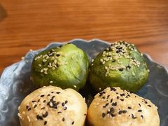 虾仁生煎（25年坚持手工制作）-鑫震源·苏式大虾生煎(山塘街店)