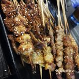 特别推荐牛肉小串，烤冷面和护心肉。服务：真心好