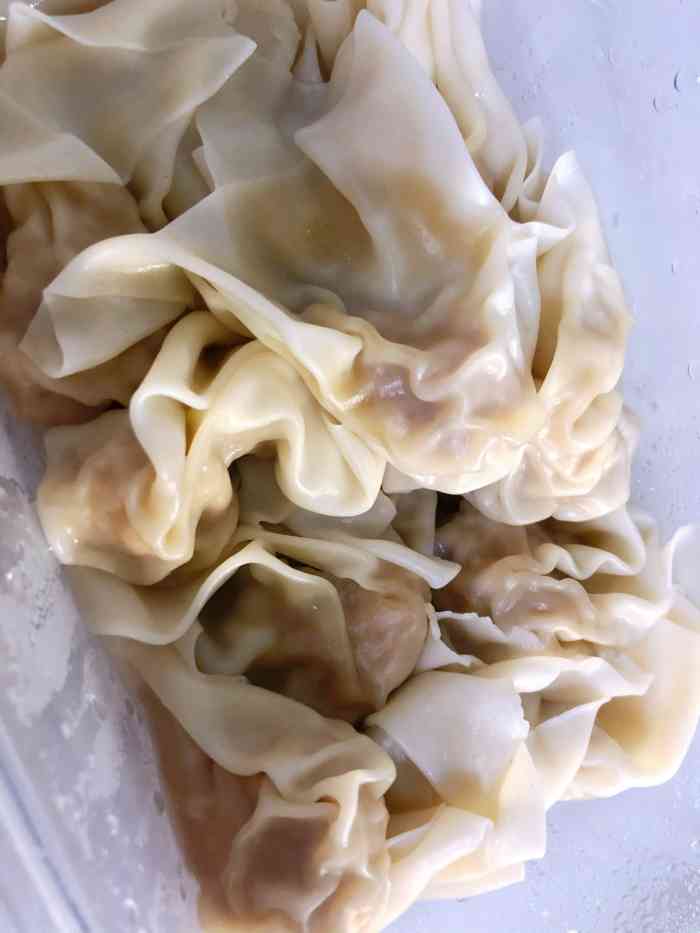 熊师傅现包水饺(新华路店)-"[薄荷]环境: 环境干净整洁,给人比较信.