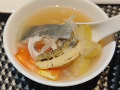 黎家织妹酸鱼汤-蜈支洲岛珊瑚酒店临海阁中餐厅