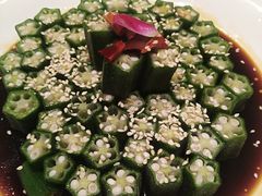 -八府香鸭·啫啫煲(华山路店)