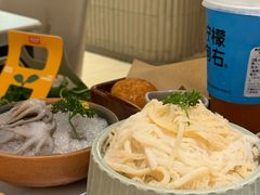 -左庭右院鲜牛肉火锅(金山万达店)