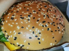 安格斯厚牛芝士堡-麦当劳(东方时代广场分店)