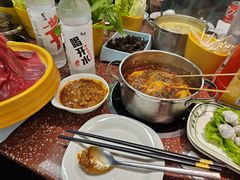 -四囍码头海鲜烧烤自助火锅(外滩南京东路悦荟广场店)