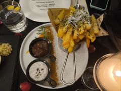 -Mark&Mars Restaurant