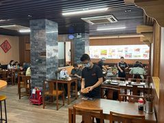 -亮亮面馆(经六路店)