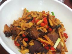 萝卜炒腊肉-湖南人家湘菜馆(镇江路店)