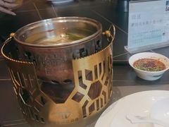 -鼎泰亨·海鲜牛肉餐厅(滨江店)