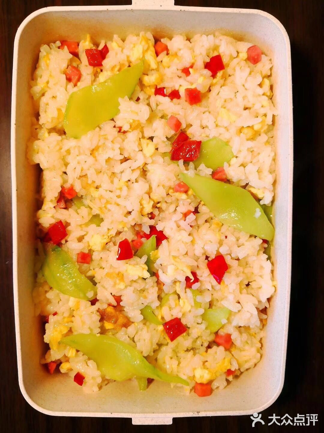黄瓜红椒火腿鸡蛋炒饭  超丰富的蛋炒饭