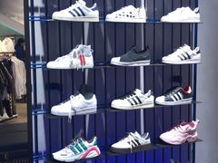 -阿迪达斯(武林银泰三叶草店)