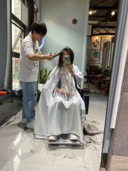 -FRIDAY星期五专业美发沙龙