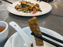 -郑猛记石岐鸽主题餐厅(长江店)