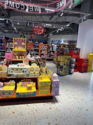 -逝水玩具折扣店