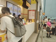 -麦当劳(深圳北站B2检票口楼上)