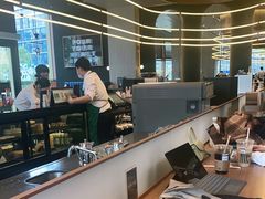 -星巴克臻选(上海虹桥新天地三店)
