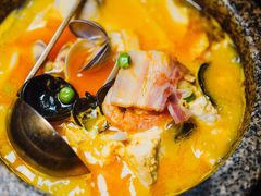 维园特色石锅豆腐-维园悦谱·海派家常菜(乌鲁木齐南路店)