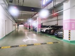 -龙湖天街-停车场